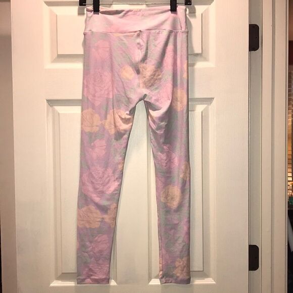 (5/$25) LuLaRoe Lavender Rose Print leggings - Picture 2 of 4